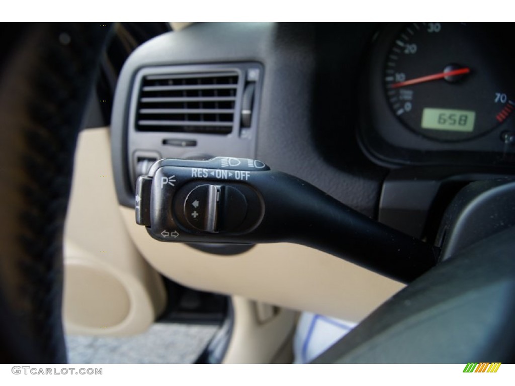 2000 Volkswagen Jetta GLS Sedan Controls Photo #52273339