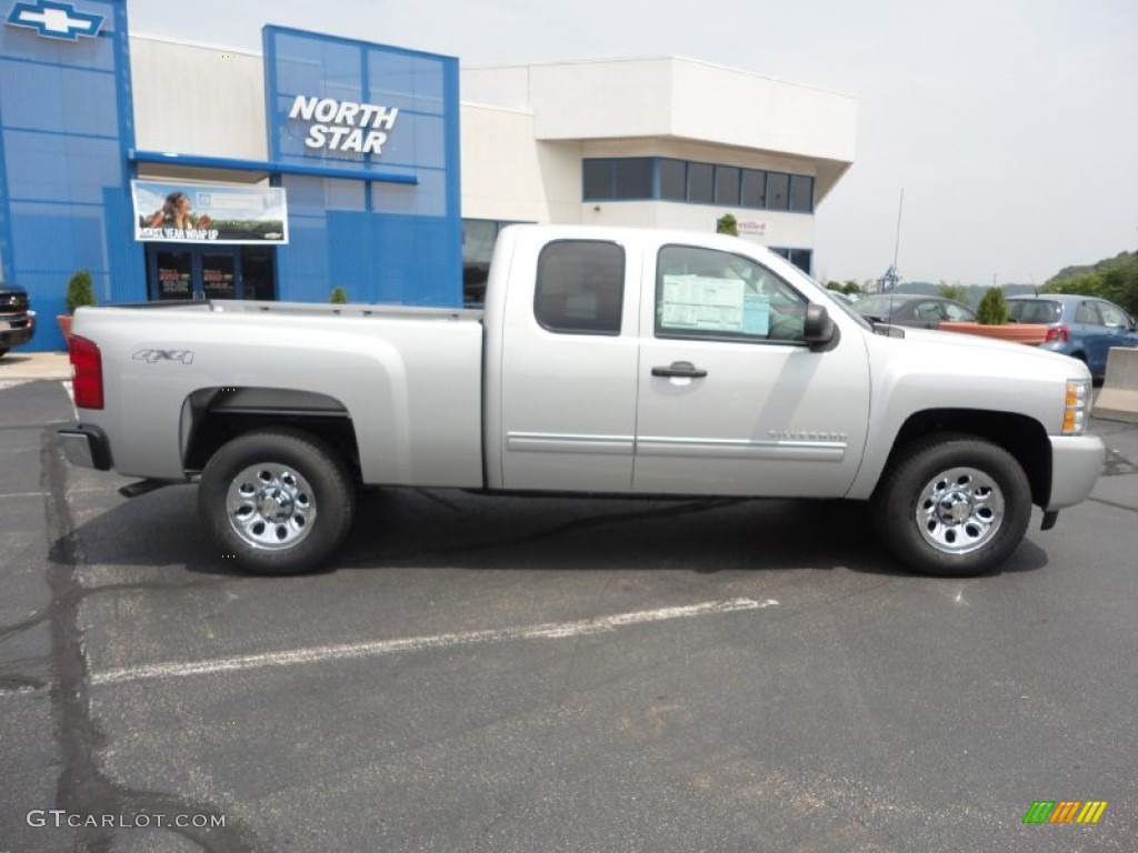 2011 Silverado 1500 LS Extended Cab 4x4 - Sheer Silver Metallic / Dark Titanium photo #8