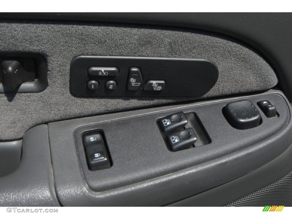 2003 Chevrolet Silverado 1500 SS Extended Cab AWD Controls Photo #52281992
