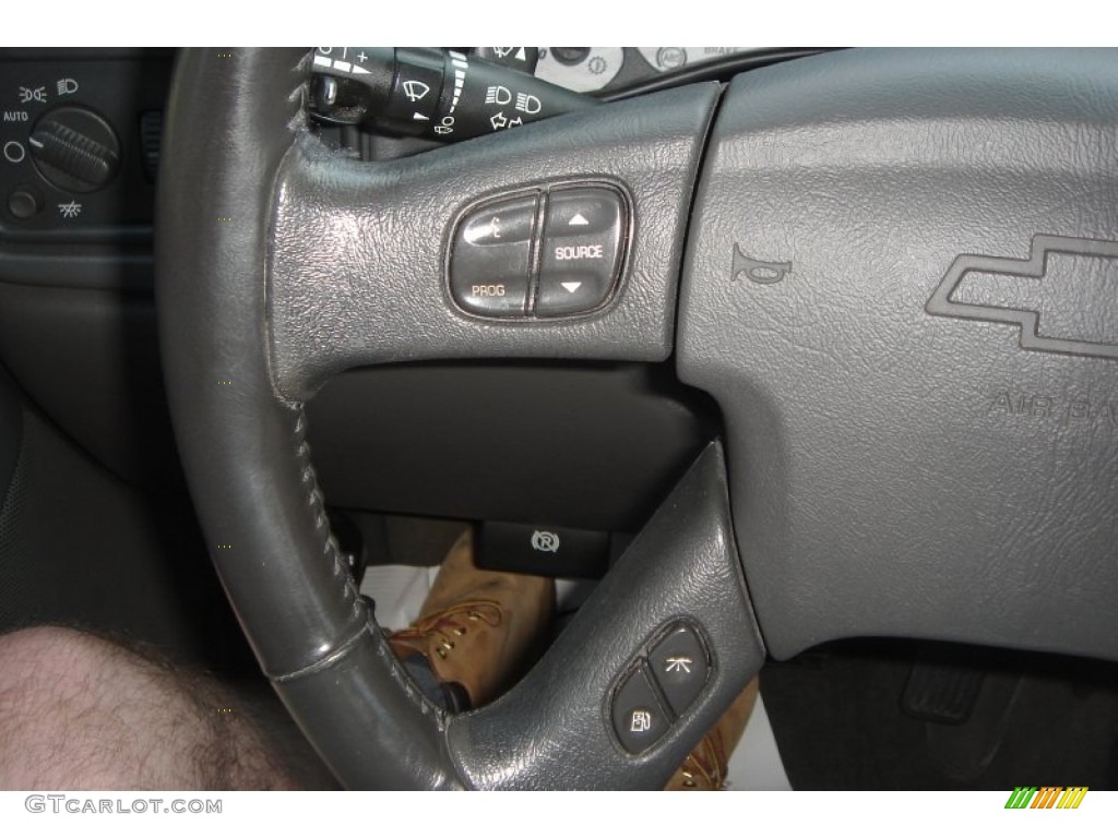 2003 Chevrolet Silverado 1500 SS Extended Cab AWD Controls Photo #52282103