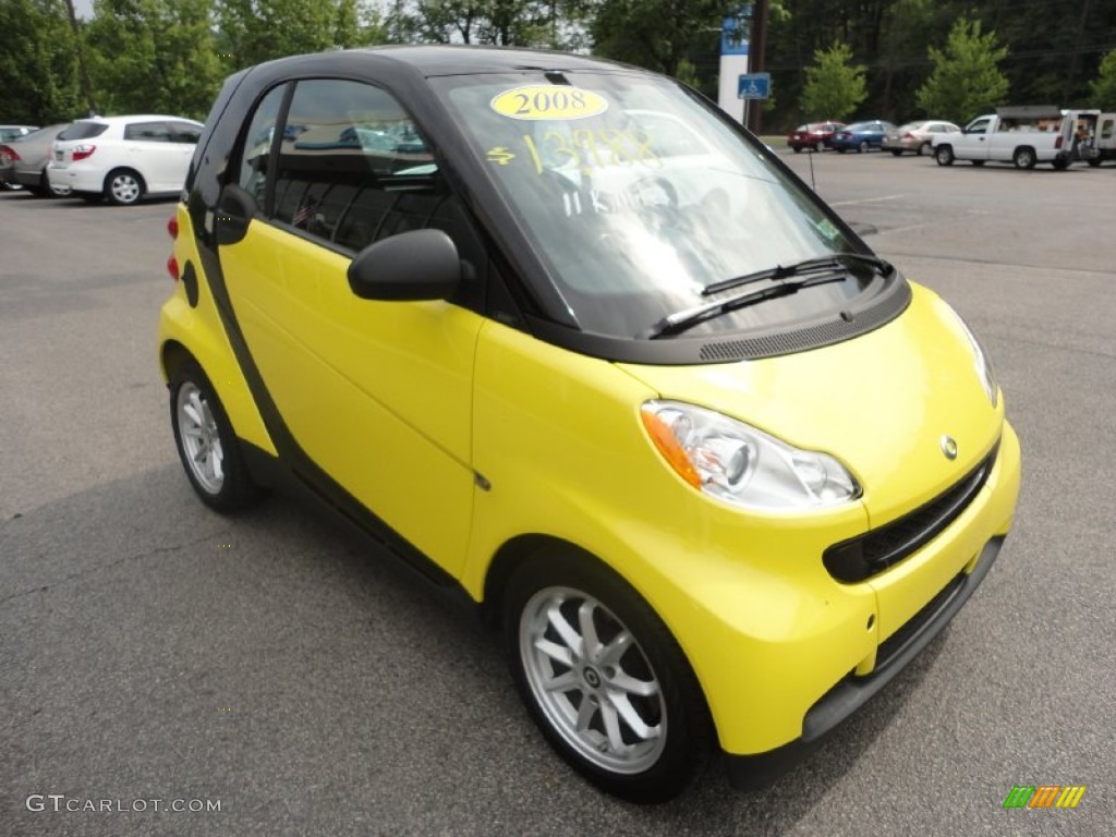 Light Yellow 2008 Smart fortwo passion coupe Exterior Photo #52283765