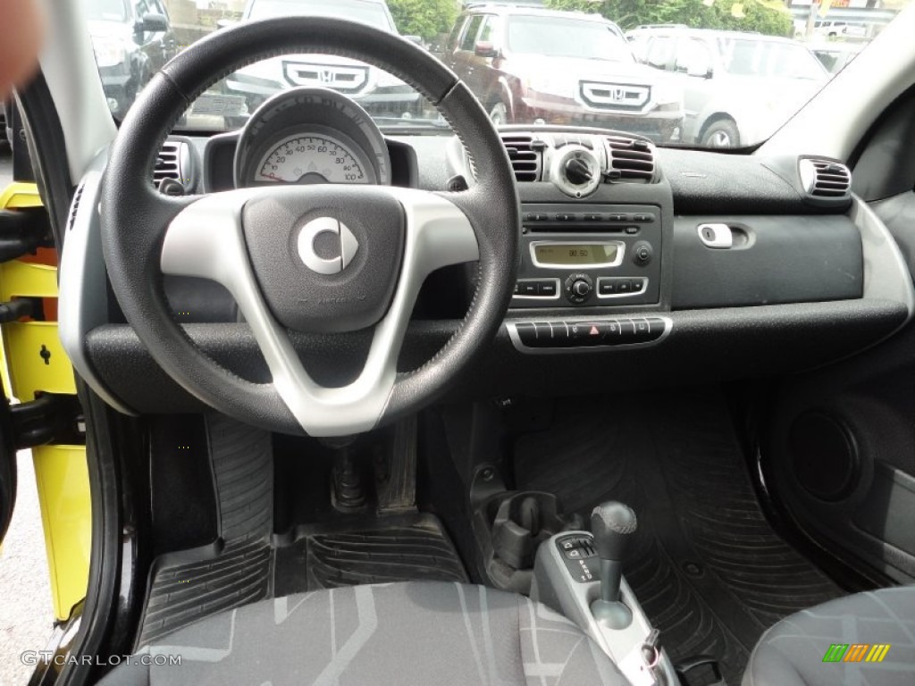 Design Black Interior 2008 Smart fortwo passion coupe Photo #52283834