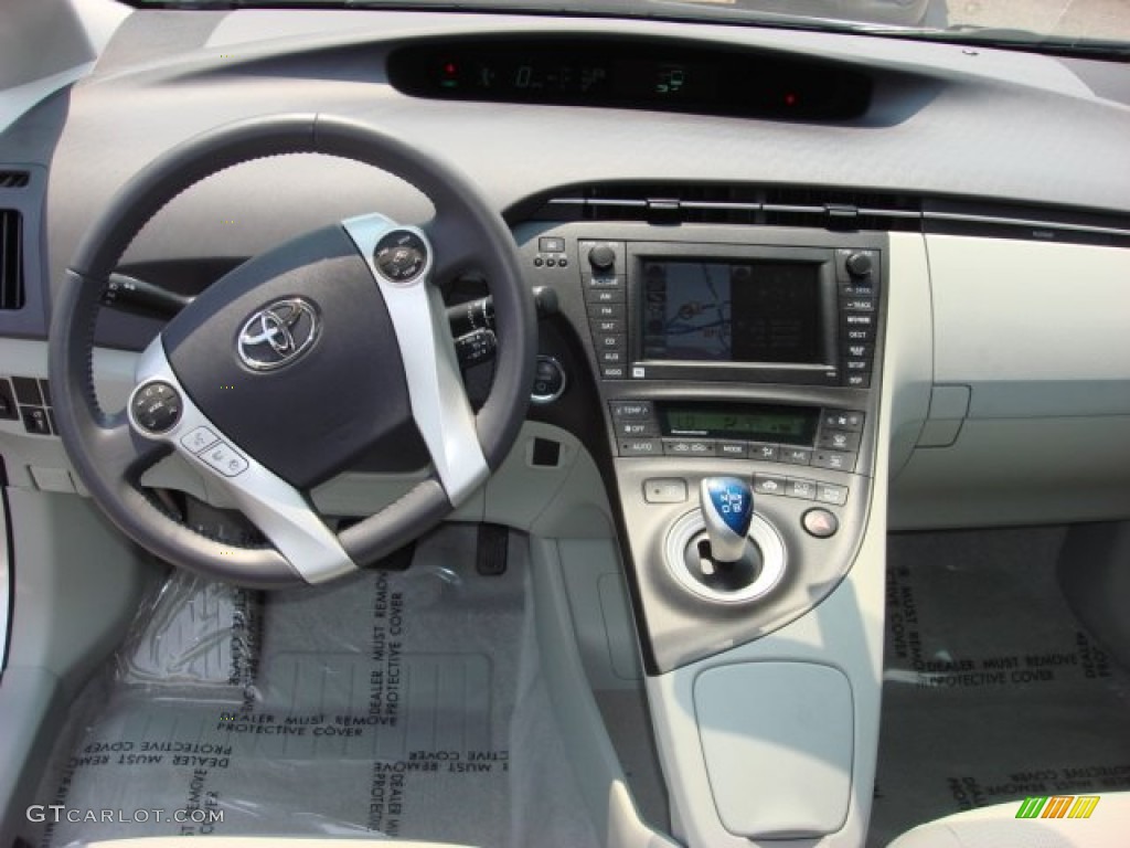 2010 Prius Hybrid IV - Classic Silver Metallic / Misty Gray photo #13