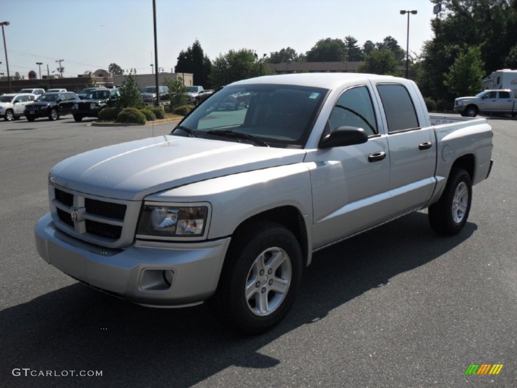 2011 Dakota Big Horn Crew Cab - Bright Silver Metallic / Dark Slate Gray/Medium Slate Gray photo #1