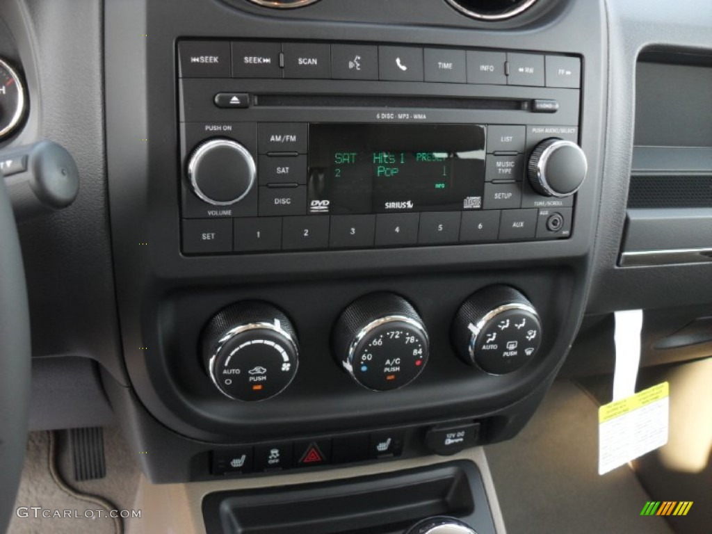 2011 Jeep Compass 2.4 Limited Controls Photo #52294022