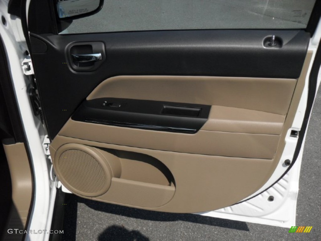 2011 Jeep Compass 2.4 Limited Door Panel Photos