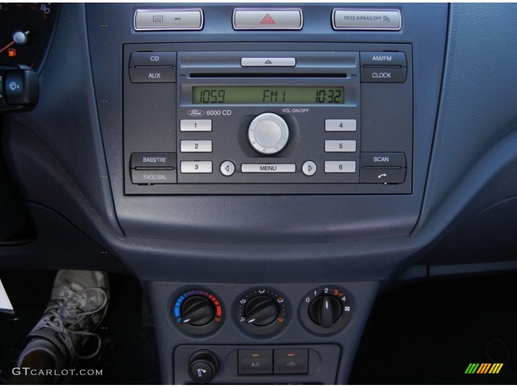 2011 Ford Transit Connect XLT Cargo Van Controls Photo #52299074