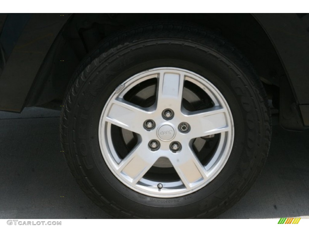 2007 Jeep Grand Cherokee Laredo 4x4 Wheel Photo #52300007