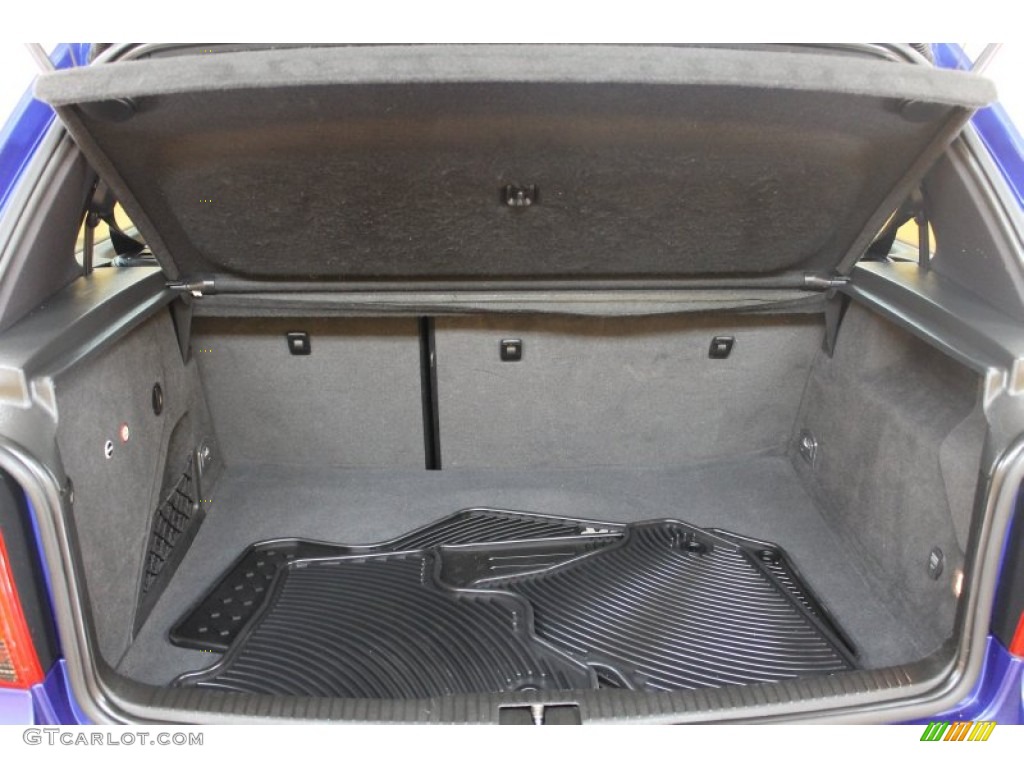 2004 Volkswagen R32 Standard R32 Model Trunk Photo #52305749