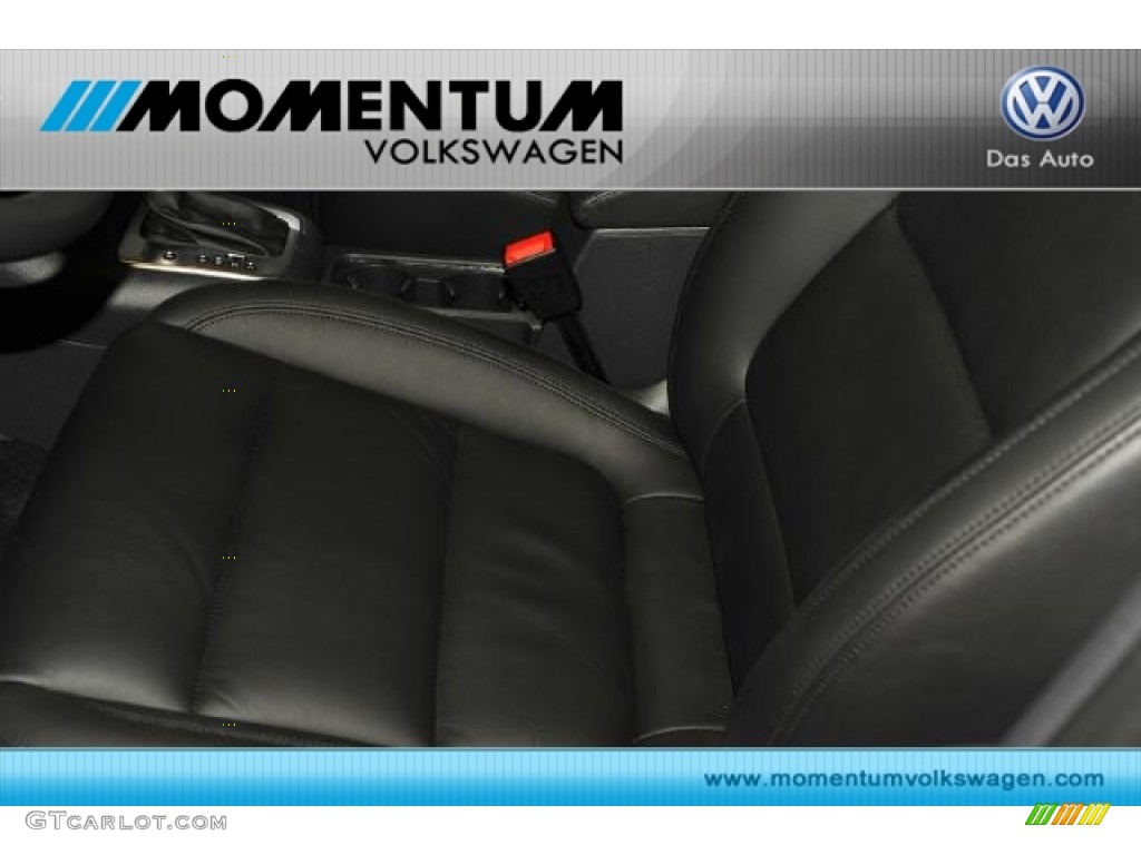 2011 Tiguan SEL 4Motion - Deep Black Metallic / Charcoal photo #10