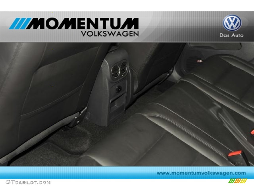 2011 Tiguan SEL 4Motion - Deep Black Metallic / Charcoal photo #24