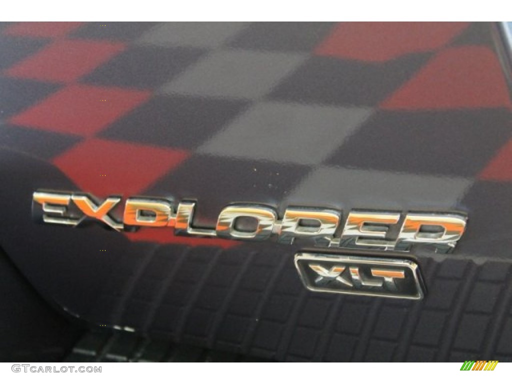 2004 Explorer XLT - Medium Wedgewood Blue Metallic / Graphite photo #4