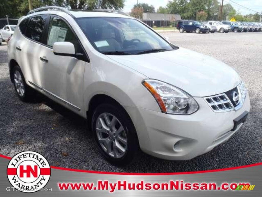 2011 Rogue SL - Pearl White / Gray photo #1
