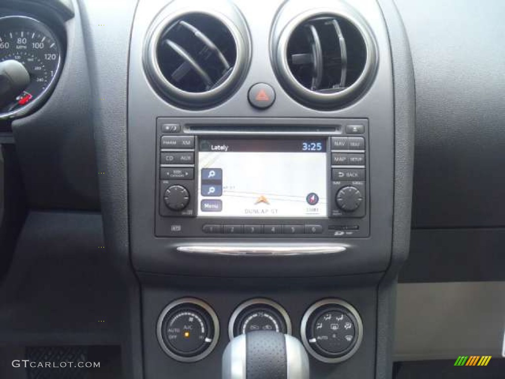 2011 Rogue SL - Pearl White / Gray photo #9