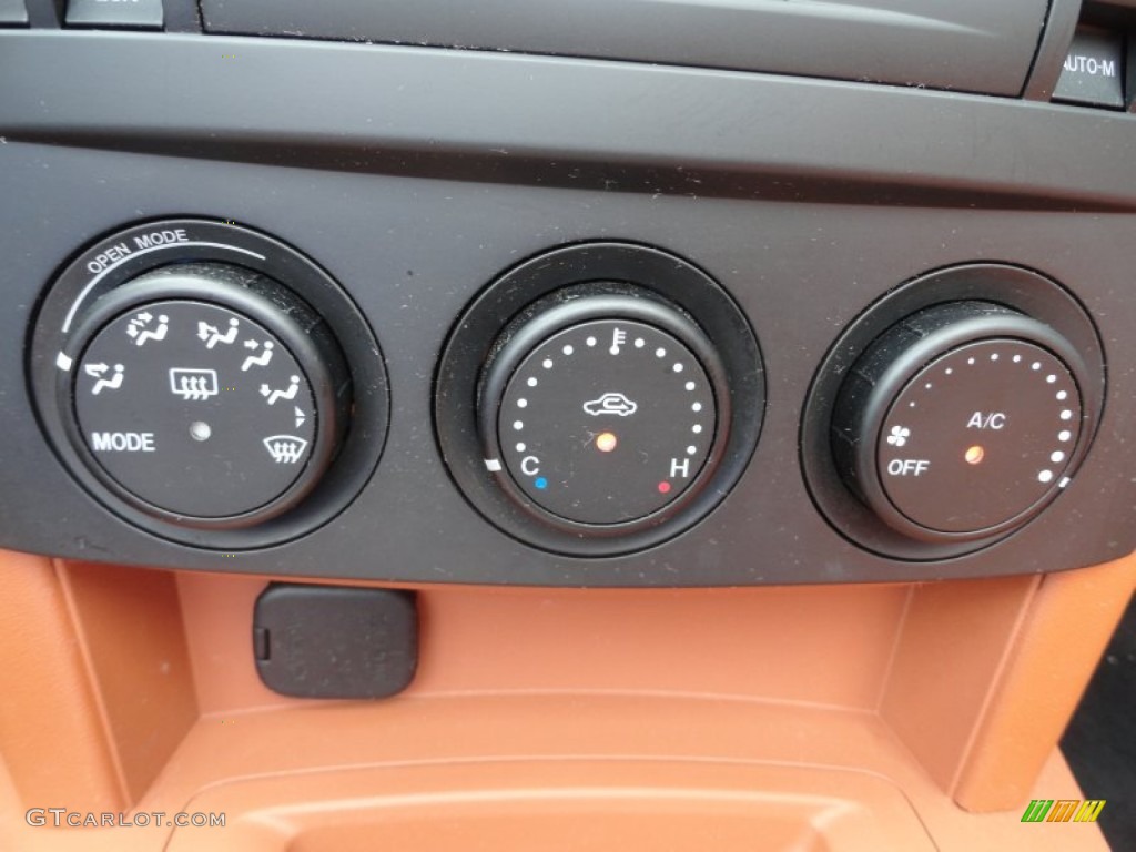 2006 Mazda MX-5 Miata Grand Touring Roadster Controls Photo #52313193