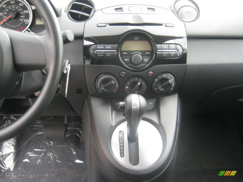 2011 Mazda MAZDA2 Sport Controls Photo #52315728