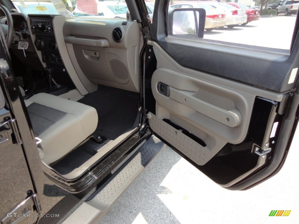 2008 Jeep Wrangler Unlimited X Dark Khaki/Medium Khaki Door Panel Photo #52316574