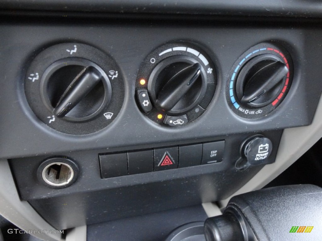 2008 Jeep Wrangler Unlimited X Controls Photos