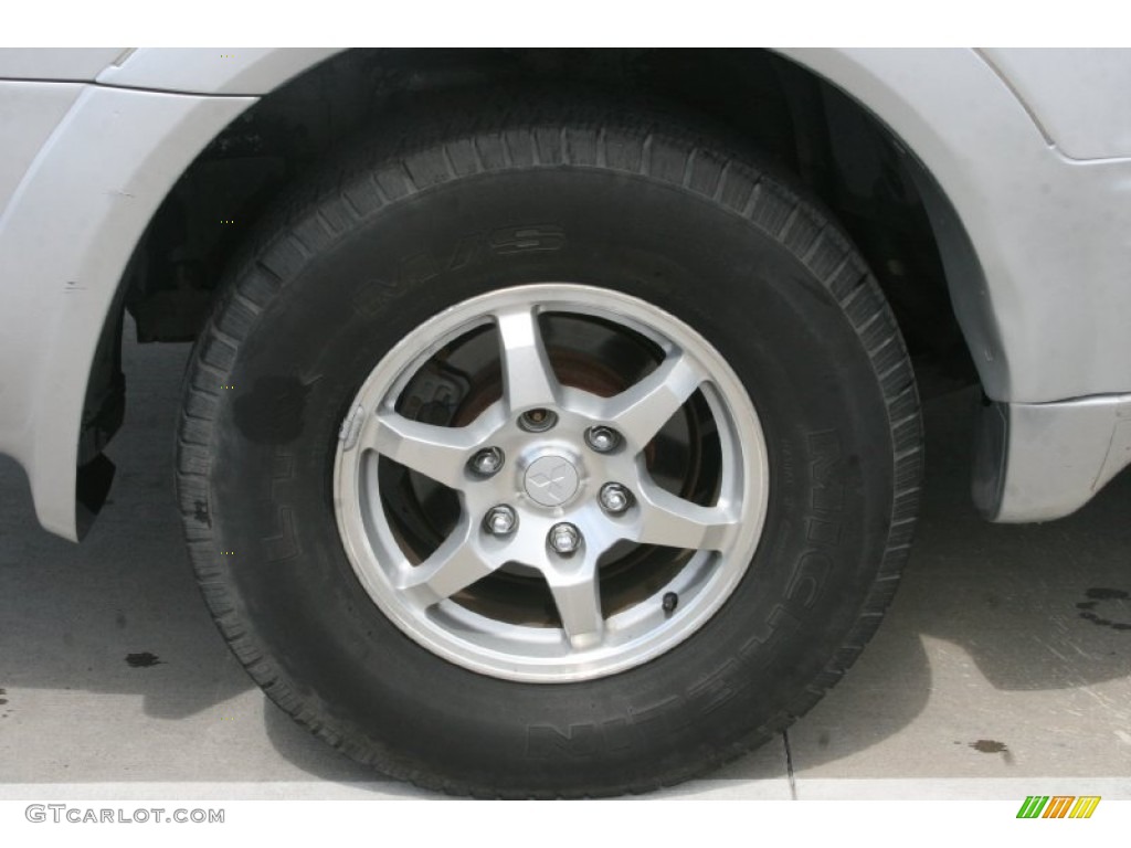 2002 Mitsubishi Montero Limited 4x4 Wheel Photo #52321470