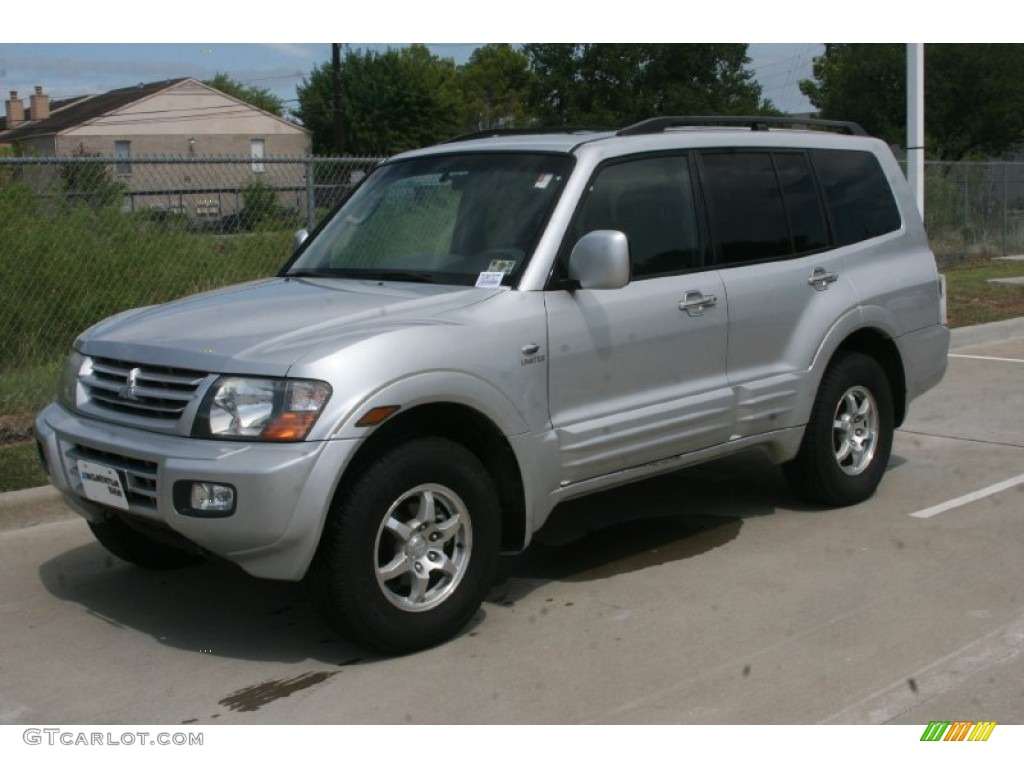 Munich Silver Metallic 2002 Mitsubishi Montero Limited 4x4 Exterior Photo #52321497