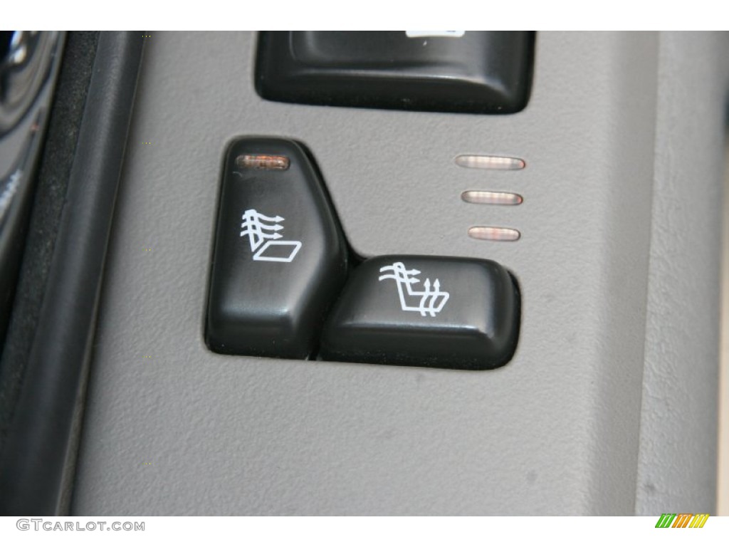 2006 GMC Envoy Denali Controls Photo #52324485