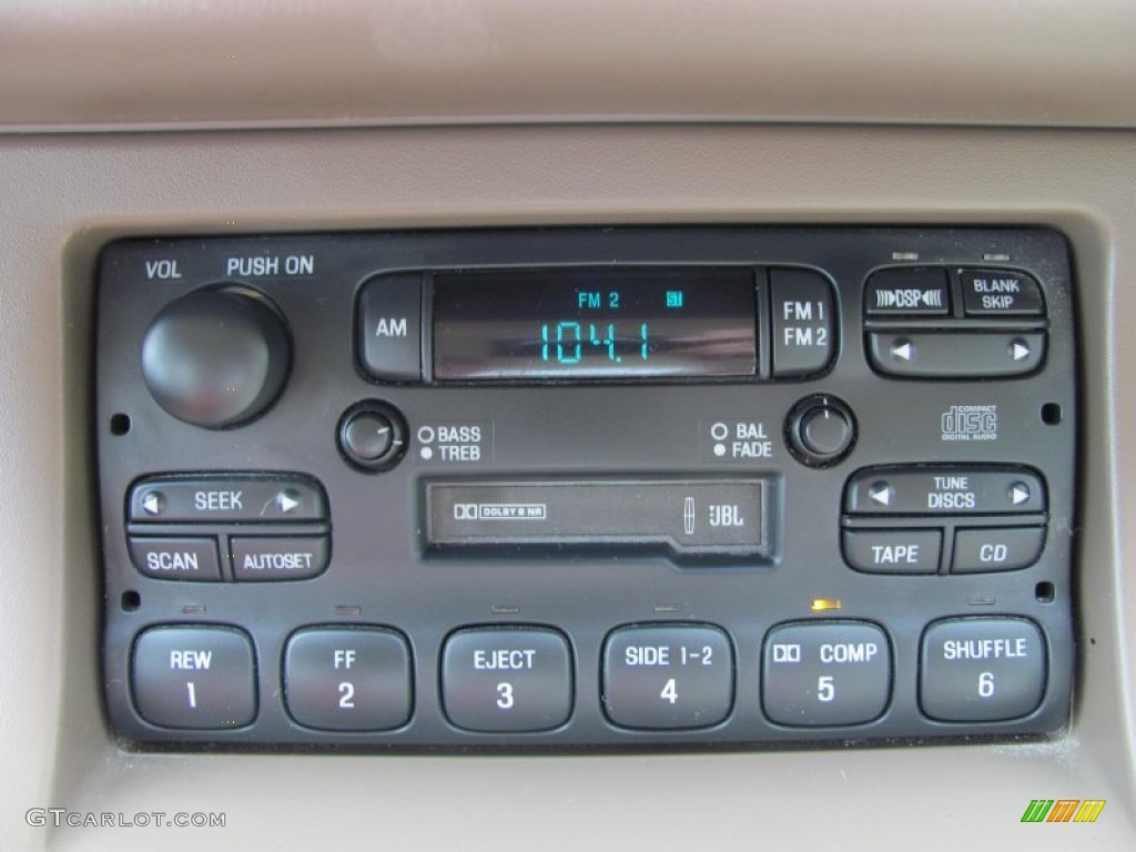 1997 Lincoln Town Car Signature Controls Photo #52329279