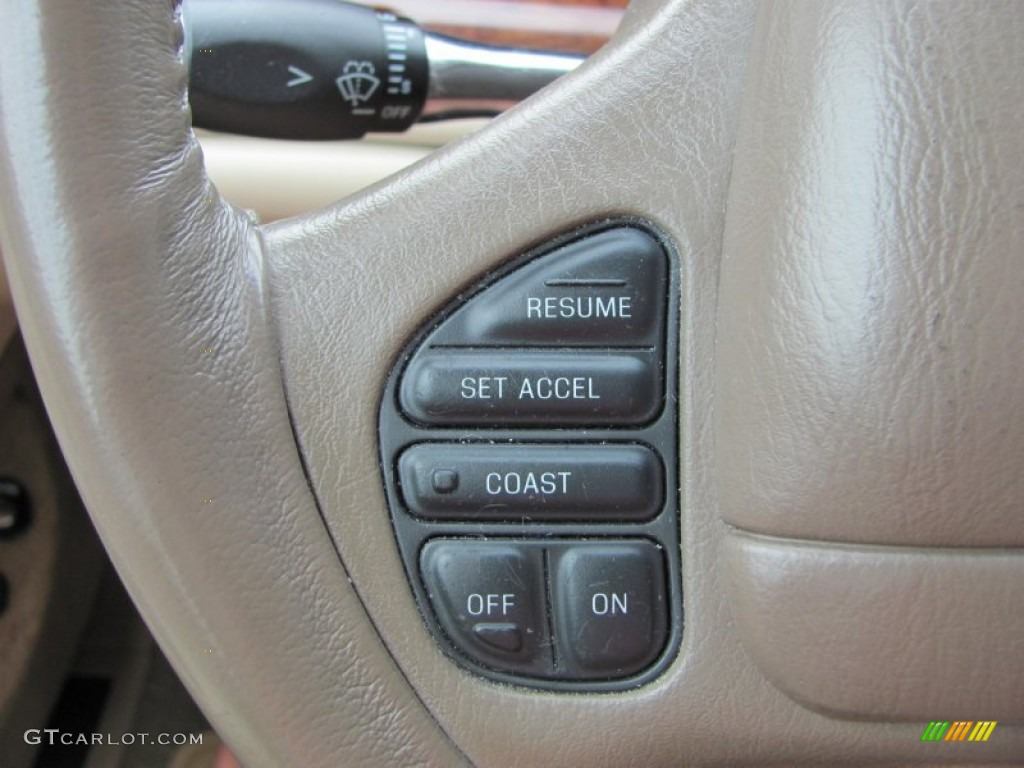 1997 Lincoln Town Car Signature Controls Photo #52329294