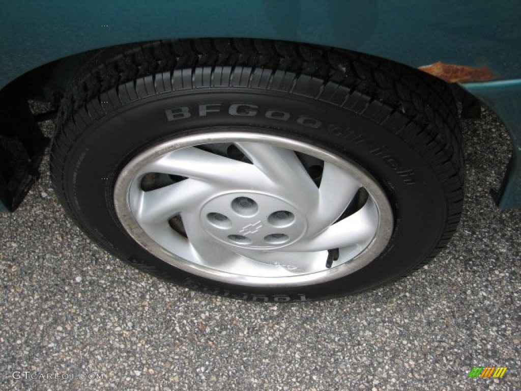 1999 Chevrolet Cavalier RS Coupe Wheel Photos