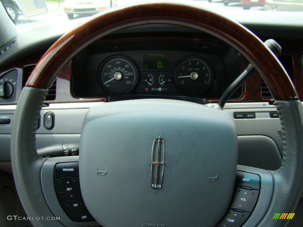 2007 Lincoln Town Car Signature Limited Dove Steering Wheel Photo #52331508