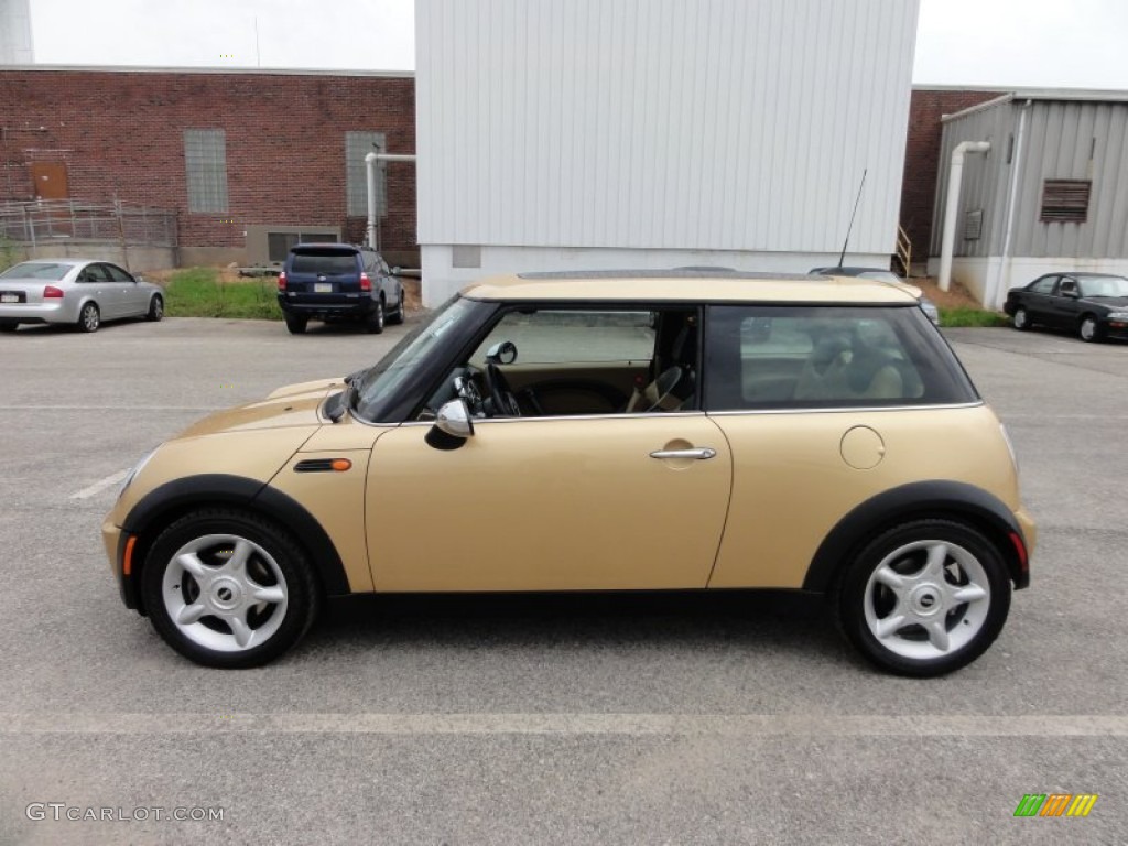 Solid Gold Metallic 2005 Mini Cooper Hardtop Exterior Photo #52331712