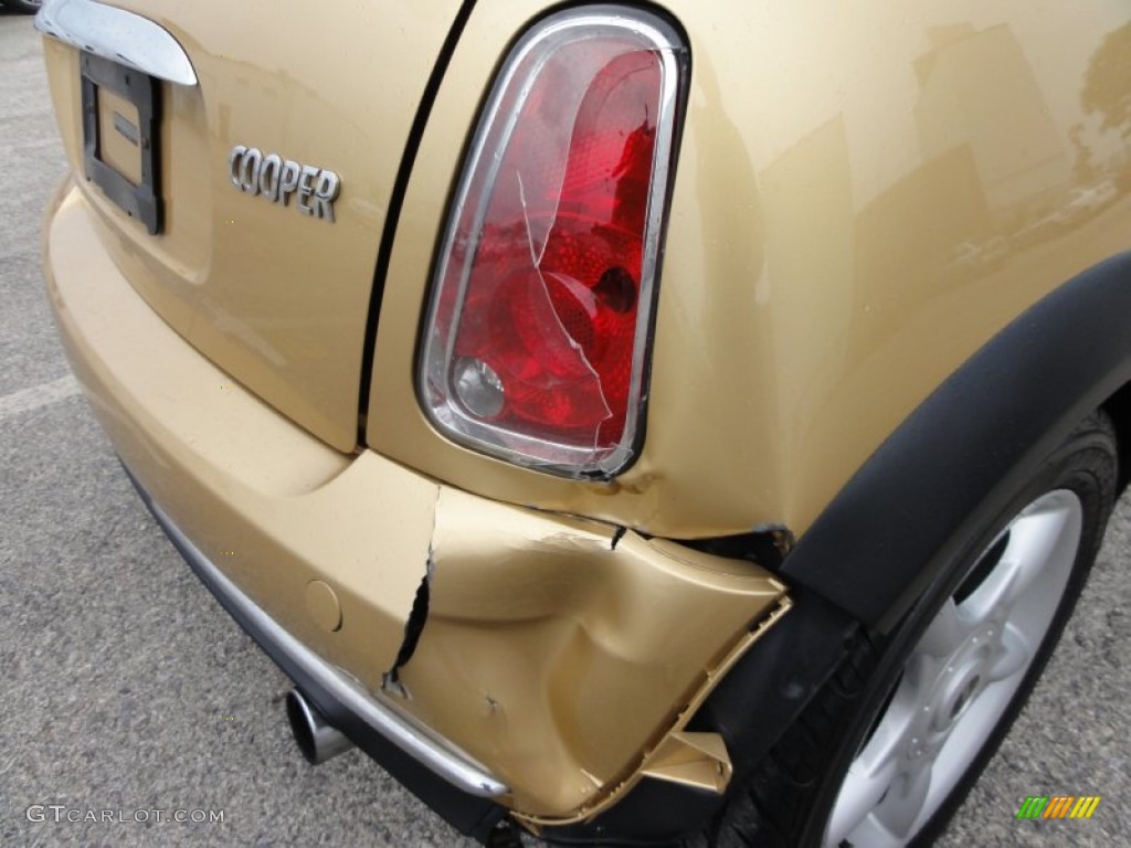 2005 Cooper Hardtop - Solid Gold Metallic / Cordoba Beige photo #27