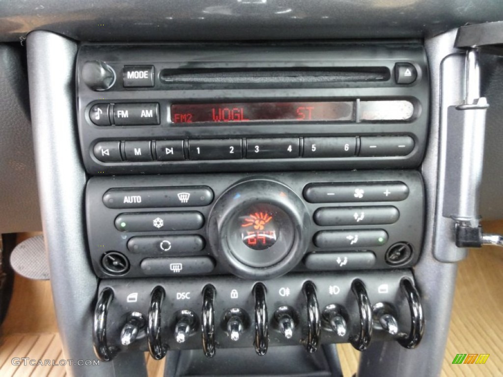 2005 Mini Cooper Hardtop Controls Photo #52332204