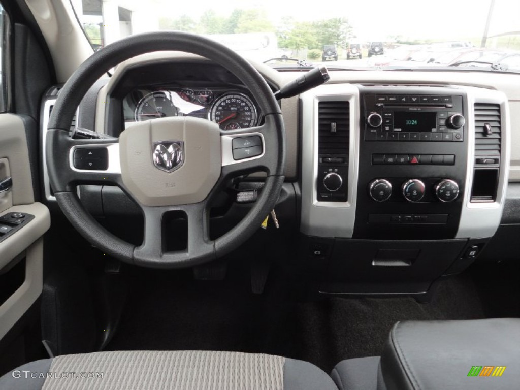 2009 Dodge Ram 1500 SLT Crew Cab 4x4 Dark Slate/Medium Graystone Dashboard Photo #52334779