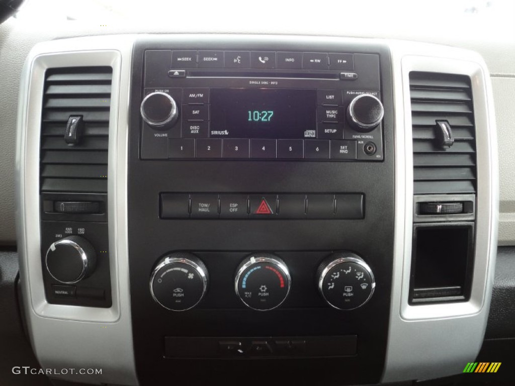 2009 Dodge Ram 1500 SLT Crew Cab 4x4 Controls Photo #52334919