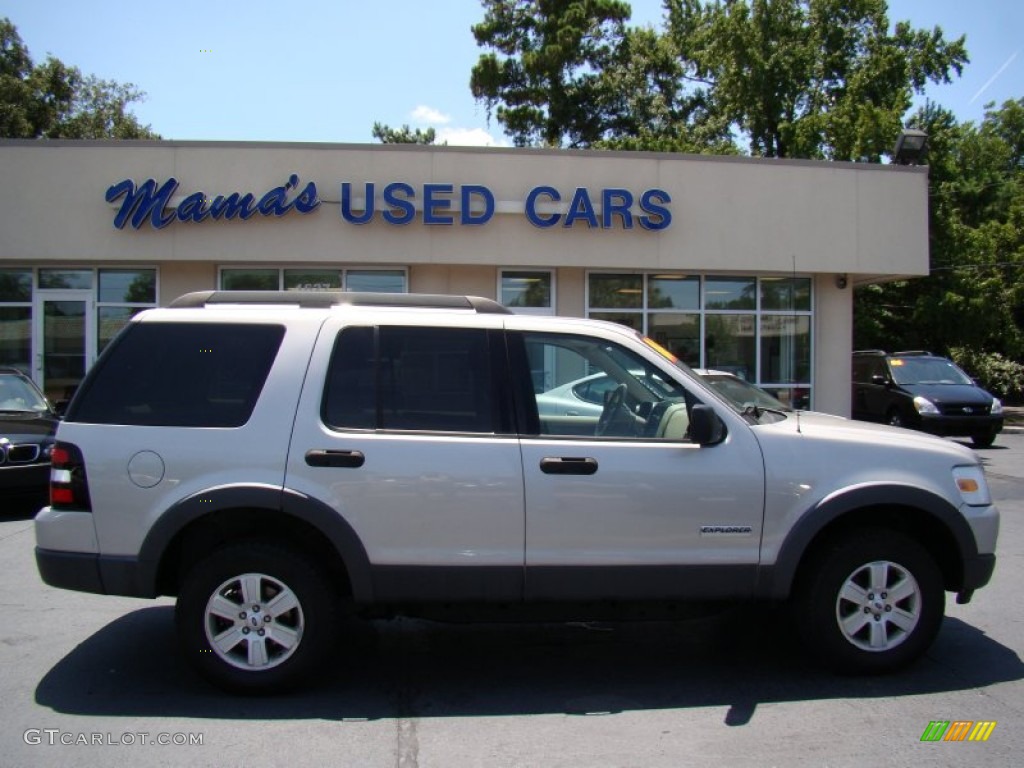 Silver Birch Metallic Ford Explorer