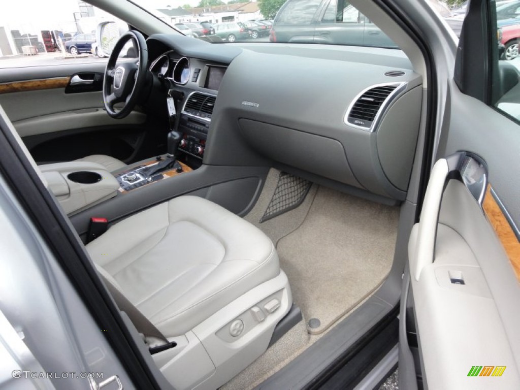 2007 Audi Q7 3.6 Premium quattro Limestone Grey Dashboard Photo #52336961