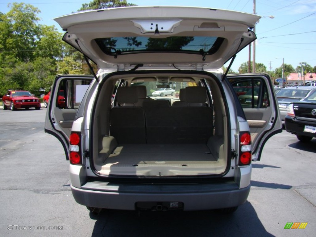 2006 Explorer XLT - Silver Birch Metallic / Stone photo #14