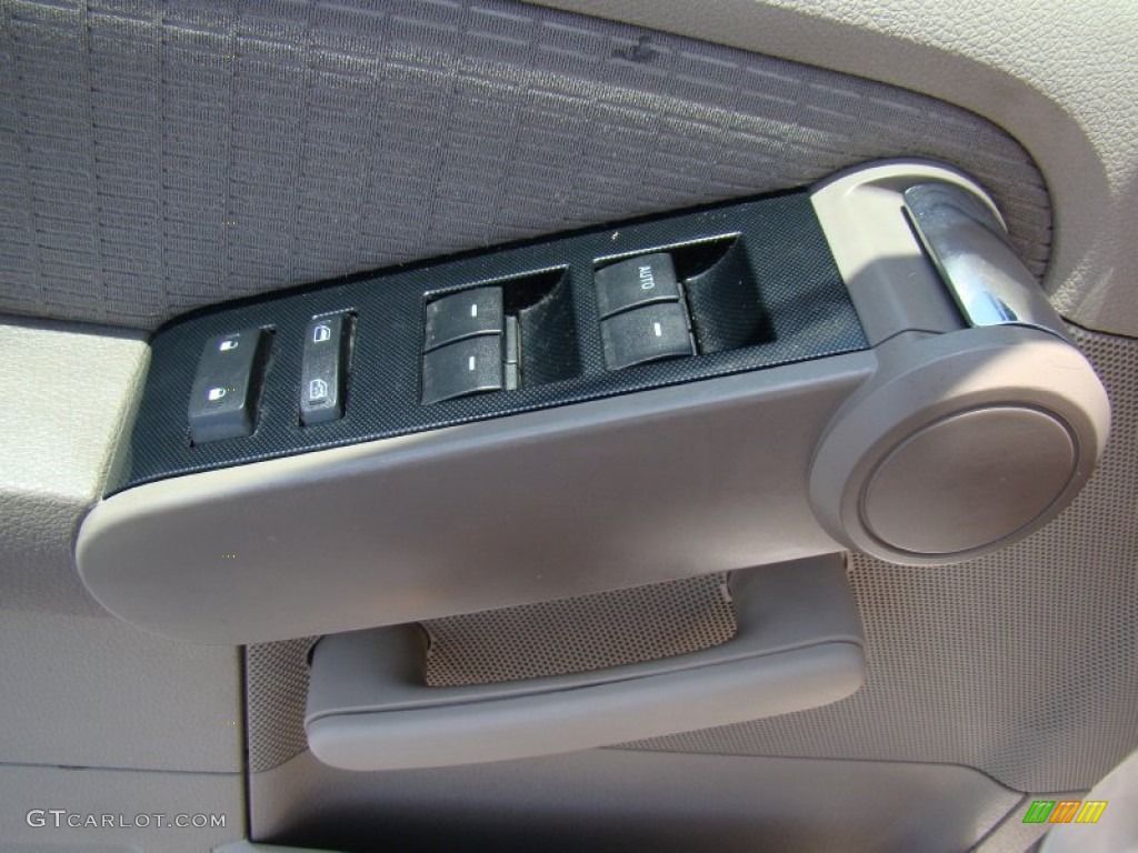 2006 Explorer XLT - Silver Birch Metallic / Stone photo #21