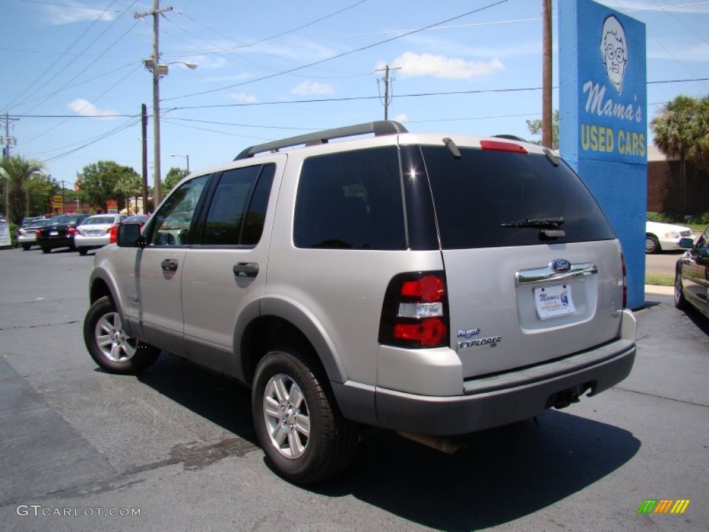 2006 Explorer XLT - Silver Birch Metallic / Stone photo #33