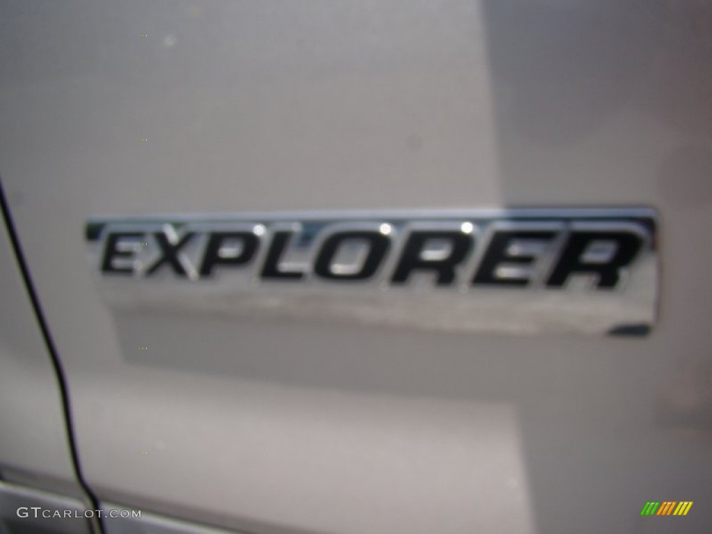 2006 Explorer XLT - Silver Birch Metallic / Stone photo #36
