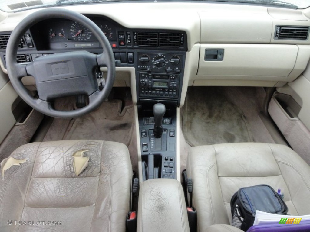 1997 850 Sedan - Nautic Blue Metallic / Taupe photo #26