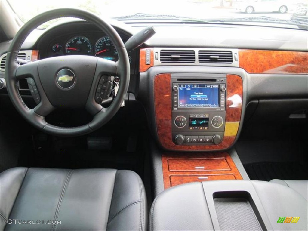 2008 Chevrolet Suburban 1500 LTZ Ebony Dashboard Photo #52342986