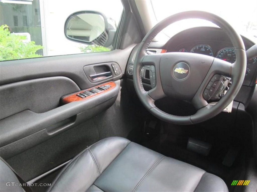 2008 Chevrolet Suburban 1500 LTZ Ebony Steering Wheel Photo #52343001