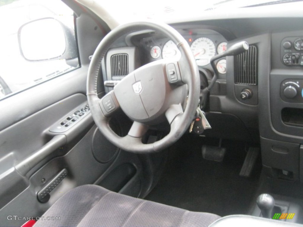 2004 Ram 1500 SLT Sport Quad Cab 4x4 - Flame Red / Dark Slate Gray photo #4