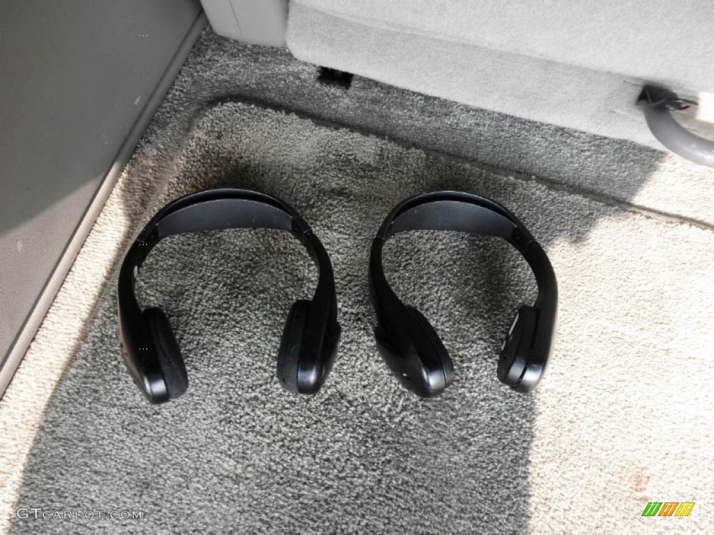 2003 Suburban 1500 LT 4x4 - Redfire Metallic / Gray/Dark Charcoal photo #23