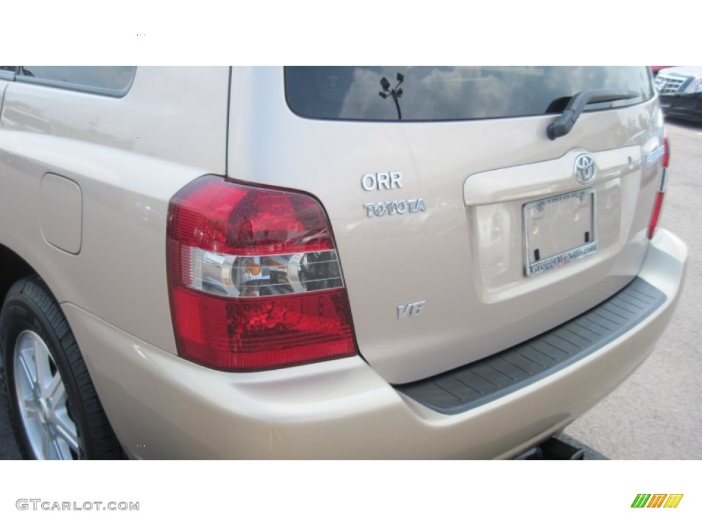 2006 Highlander V6 - Sonora Gold Metallic / Ivory Beige photo #16