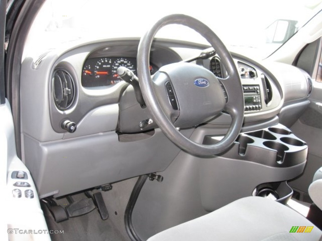 2008 Ford E Series Van E150 XL Passenger Medium Flint Dashboard Photo #52352106