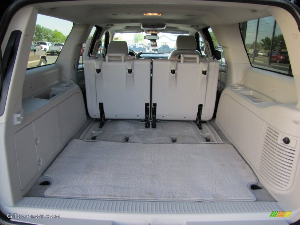 2007 Chevrolet Suburban 1500 LTZ 4x4 Trunk Photo #52357797