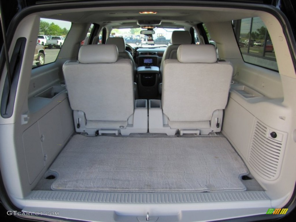 2007 Chevrolet Suburban 1500 LTZ 4x4 Trunk Photo #52357809