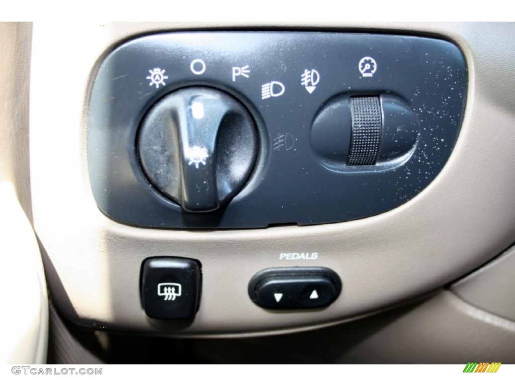 2000 Ford Expedition Eddie Bauer 4x4 Controls Photo #52357965
